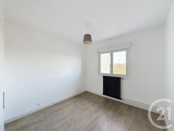 Maison à vendre  4 pièces - 73,64 m 2   YZEURE  - 03