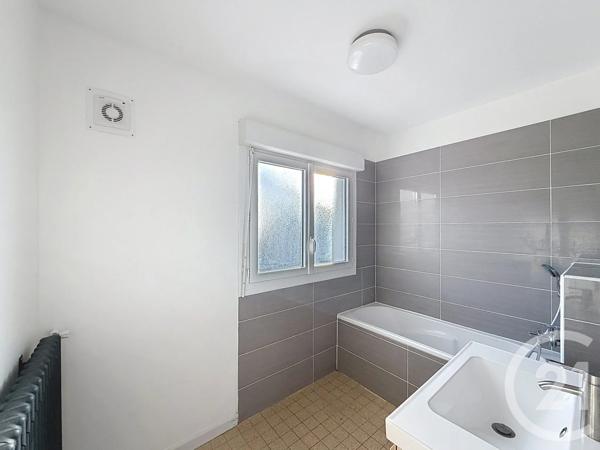 Maison à vendre  4 pièces - 73,64 m 2   YZEURE  - 03