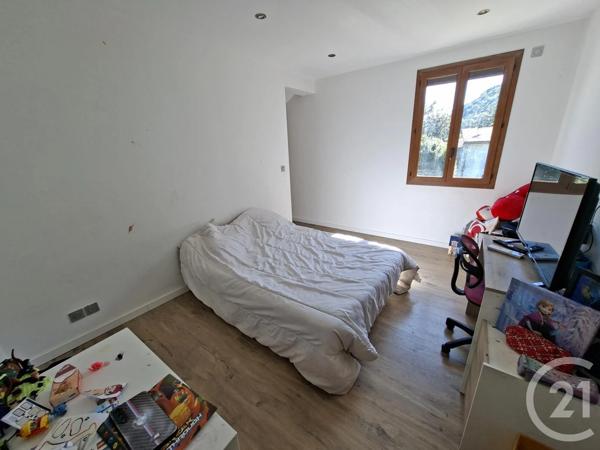 Maison à vendre  6 pièces - 147,53 m 2   CLAIX  - 38