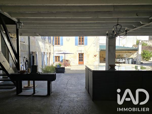 Maison à vendre 20 pièces 626 m² Bourg-Charente