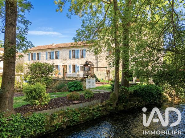 Maison à vendre 20 pièces 626 m² Bourg-Charente