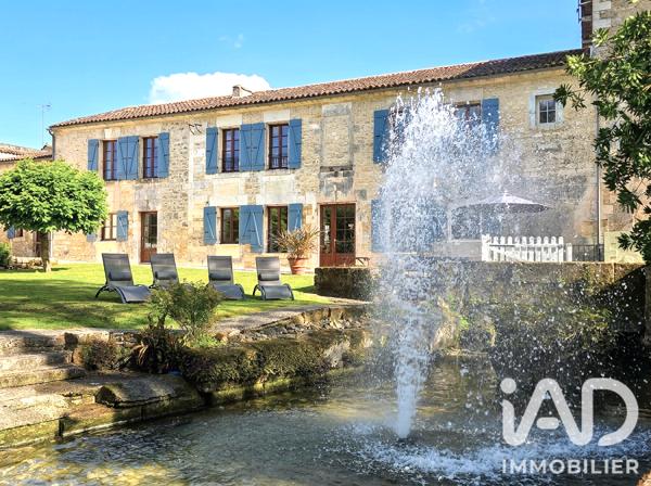 Maison à vendre 20 pièces 626 m² Bourg-Charente
