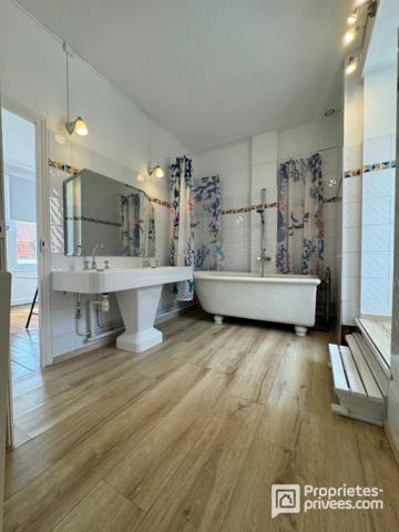 Maison Bourgeoise , garage, jardin arboré