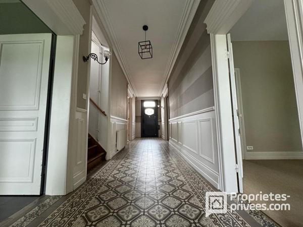 Maison Bourgeoise , garage, jardin arboré