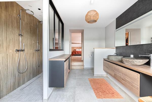 Bien d'exception au coeur d'Écuillé - plus de 300 m² rénovés avec des prestations remarquables