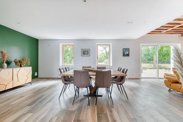 Bien d'exception au coeur d'Écuillé - plus de 300 m² rénovés avec des prestations remarquables