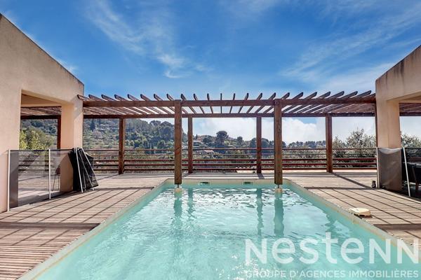 A VENDRE - Villa sur les hauteurs de Draguignan avec 2500 m² de terrain, piscine et garage