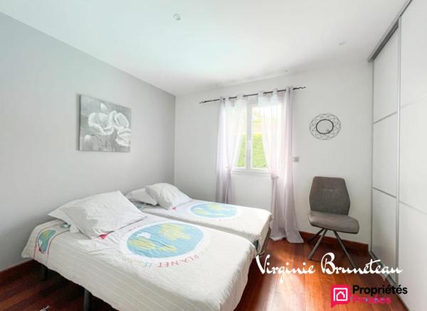 MAISON DE PLAIN-PIED  116 m²  3 CHAMBRES ?PISCINE