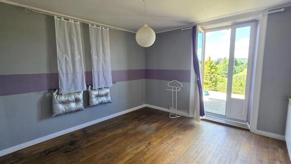 Maison Familiale de 9 chambres avec Grange et Jardin - Centre-Bourg - Calme et Tranquilité