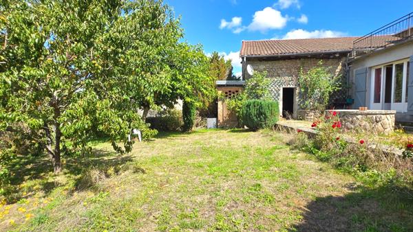 Maison Familiale de 9 chambres avec Grange et Jardin - Centre-Bourg - Calme et Tranquilité