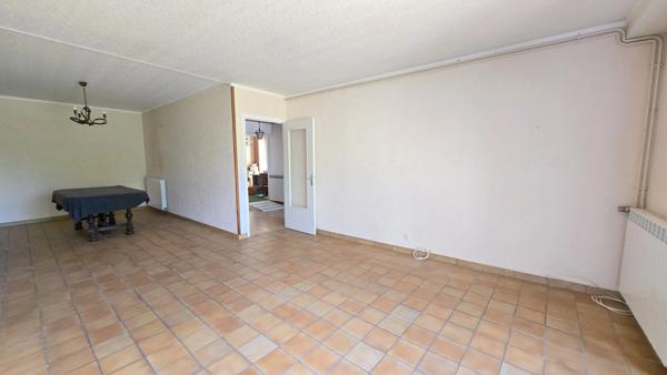 Maison Familiale de 9 chambres avec Grange et Jardin - Centre-Bourg - Calme et Tranquilité