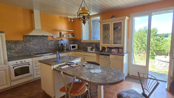 Maison Familiale de 9 chambres avec Grange et Jardin - Centre-Bourg - Calme et Tranquilité