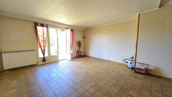 Maison Familiale de 9 chambres avec Grange et Jardin - Centre-Bourg - Calme et Tranquilité