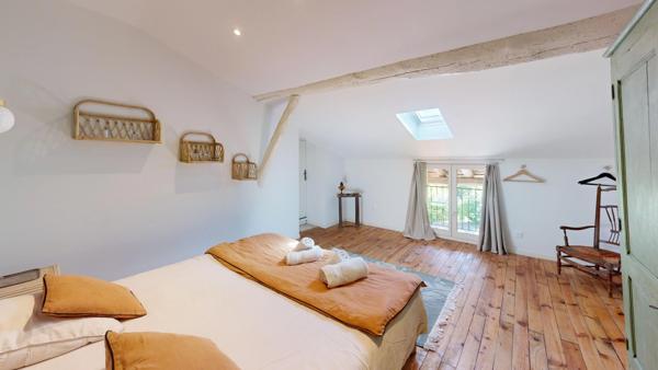 Maison de caractère rénovée à Nègrepelisse – 237 m², 7 chambres, piscine chauffée