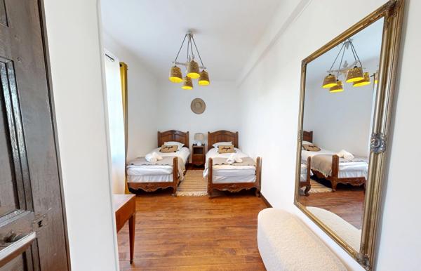 Maison de caractère rénovée à Nègrepelisse – 237 m², 7 chambres, piscine chauffée