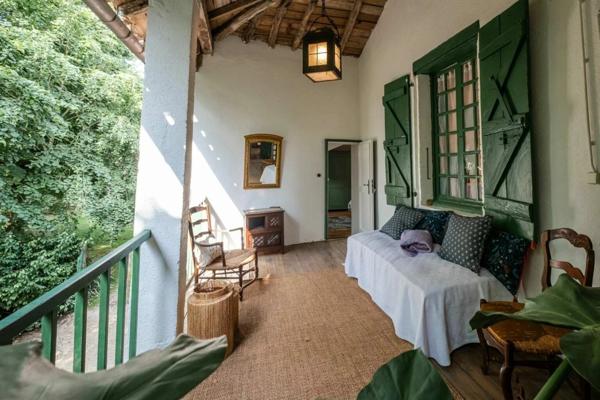 Maison de caractère rénovée à Nègrepelisse – 237 m², 7 chambres, piscine chauffée