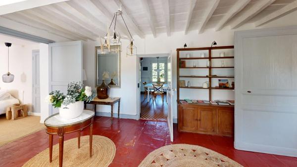 Maison de caractère rénovée à Nègrepelisse – 237 m², 7 chambres, piscine chauffée