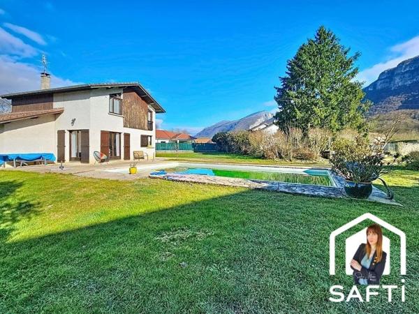 Maison familiale avec jardin, piscine et superbe vue sur le Vercors.