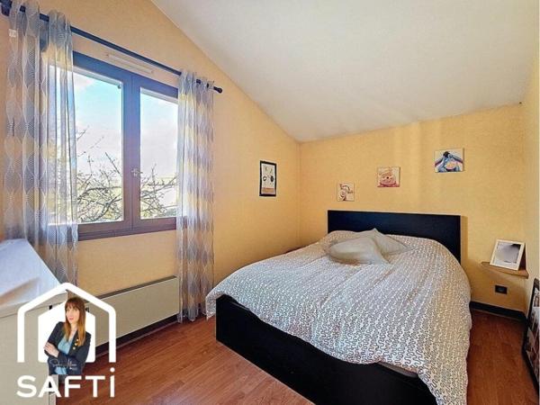 Maison familiale avec jardin, piscine et superbe vue sur le Vercors.