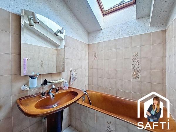 Maison familiale avec jardin, piscine et superbe vue sur le Vercors.