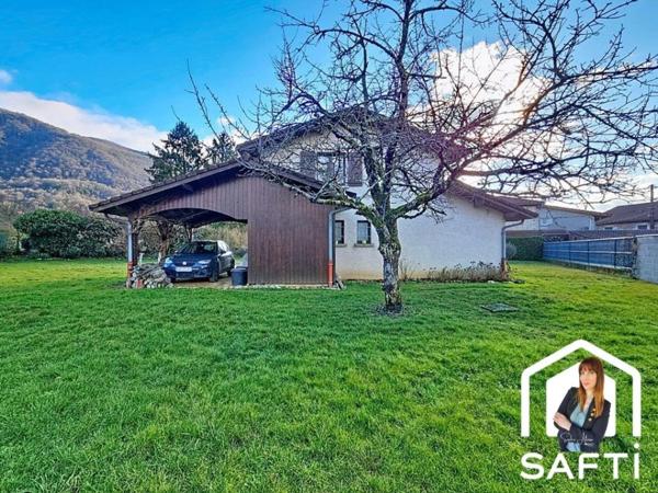 Maison familiale avec jardin, piscine et superbe vue sur le Vercors.