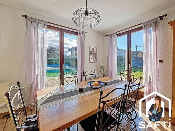 Maison familiale avec jardin, piscine et superbe vue sur le Vercors.