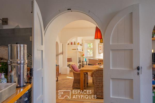 Manoir du 19e siècle et ses dépendances avec vue panoramique