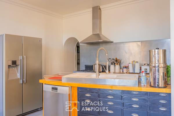 Manoir du 19e siècle et ses dépendances avec vue panoramique