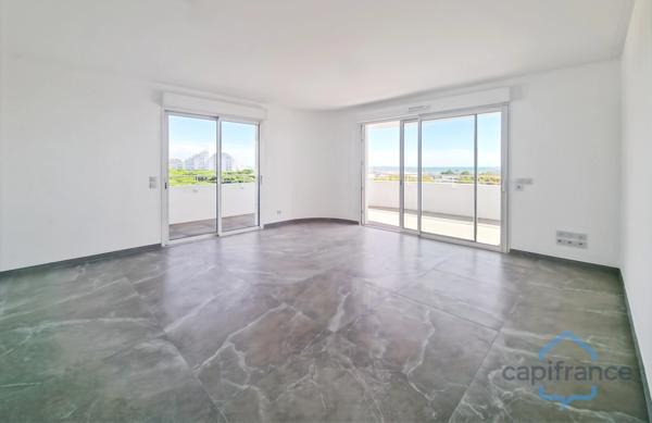 Appartement de prestige 3 pièces - Terrasse de 44m² avec vue mer - Parking