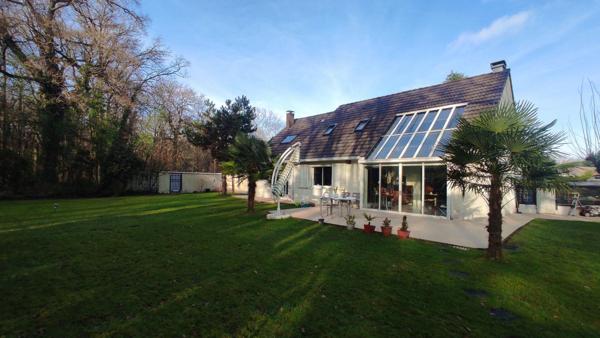 Maison individuelle en lisière de bois