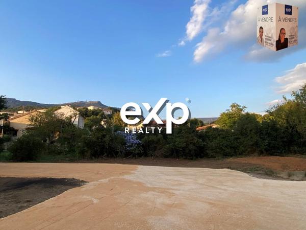 Petit Maison- Bas de Villa - Plain pied - T2 - 36 m² - Jardin 80 m² - 2 Places de Parking / Les Moulins