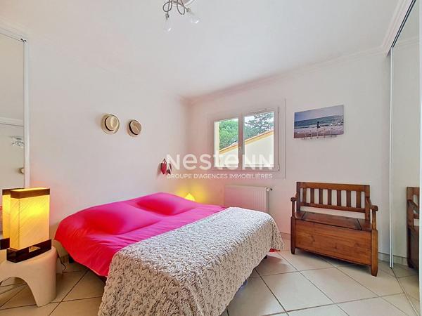 A VENDRE - ROQUETTES - Maison T5 de 130m² avec double garage, caves et piscine