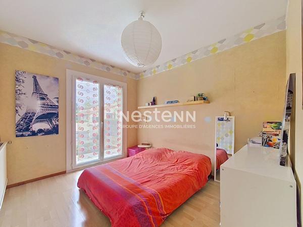 A VENDRE - ROQUETTES - Maison T5 de 130m² avec double garage, caves et piscine