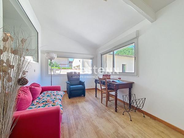 A VENDRE - ROQUETTES - Maison T5 de 130m² avec double garage, caves et piscine