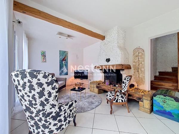 A VENDRE - ROQUETTES - Maison T5 de 130m² avec double garage, caves et piscine