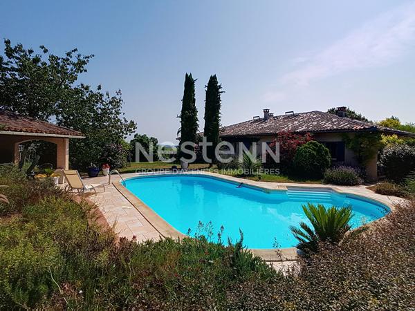 Maison L Isle Jourdain 240 m2 sur un terrain arboré de 4075m², garages, piscine, vue imprenable