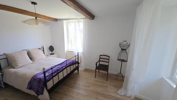 Maison L Isle Jourdain 240 m2 sur un terrain arboré de 4075m², garages, piscine, vue imprenable