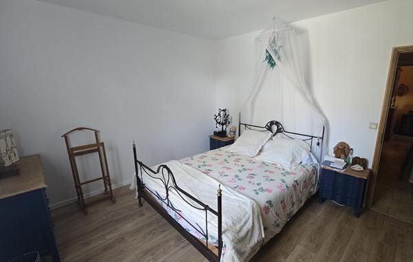 Maison L Isle Jourdain 240 m2 sur un terrain arboré de 4075m², garages, piscine, vue imprenable