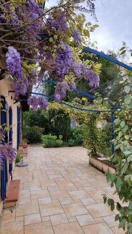 Maison L Isle Jourdain 240 m2 sur un terrain arboré de 4075m², garages, piscine, vue imprenable