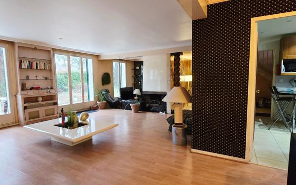 Maison à vendre    7 pièces •  Villecresnes