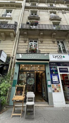 Local Commercial
        
        - 43 m² 309 750 € *