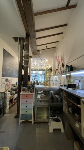 Local Commercial
        
        - 43 m² 309 750 € *