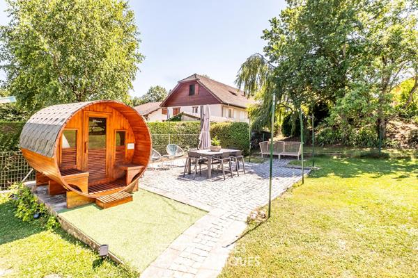 Villa familiale au coeur d’un environnement arboré