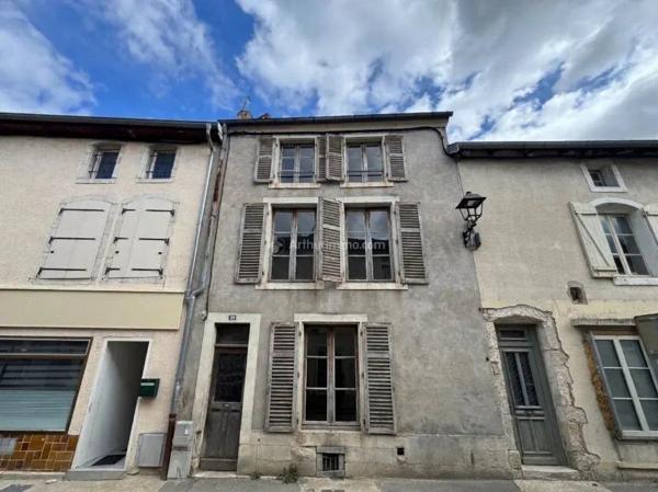 Vente                                                      Maison de ville
                        
                     5 pièces                      124 m2                     à Neufchâteau