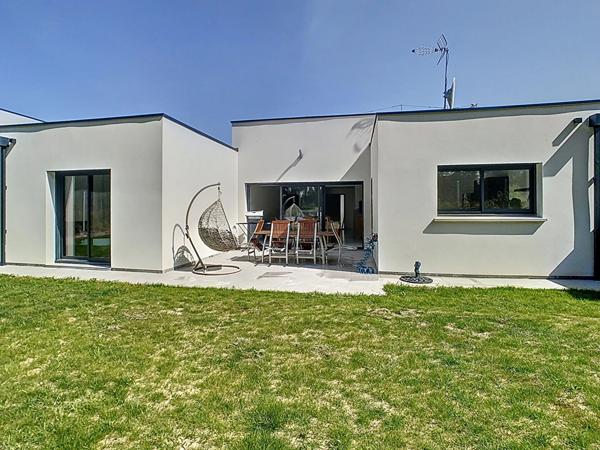 Maison moderne neuve de plain pied