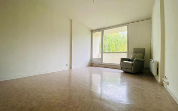 Appartement à vendre    2 pièces •  Homblières