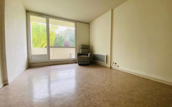 Appartement à vendre    2 pièces •  Homblières