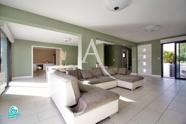 LATTES - QUARTIER TRÈS RECHERCHÉ - VILLA INDIVIDUELLE RÉNOVÉE - 145 M² - 3 CHAMBRES - POSSIBILITÉ 4 ÈME CHAMBRE - TERRASSE - GARAGE - PARCELLE de 590 M² PISCINABLE.