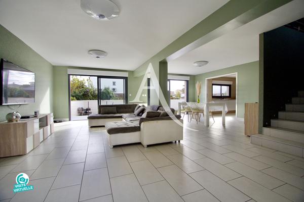 LATTES - QUARTIER TRÈS RECHERCHÉ - VILLA INDIVIDUELLE RÉNOVÉE - 145 M² - 3 CHAMBRES - POSSIBILITÉ 4 ÈME CHAMBRE - TERRASSE - GARAGE - PARCELLE de 590 M² PISCINABLE.