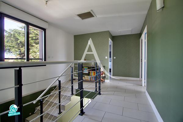 LATTES - QUARTIER TRÈS RECHERCHÉ - VILLA INDIVIDUELLE RÉNOVÉE - 145 M² - 3 CHAMBRES - POSSIBILITÉ 4 ÈME CHAMBRE - TERRASSE - GARAGE - PARCELLE de 590 M² PISCINABLE.